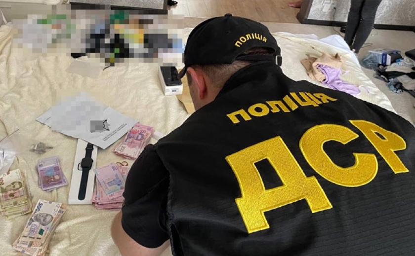 Продавали наркотики в Марганці, Покрові та Нікополі: На Дніпропетровщині судитимуть 5 учасників злочинної організації