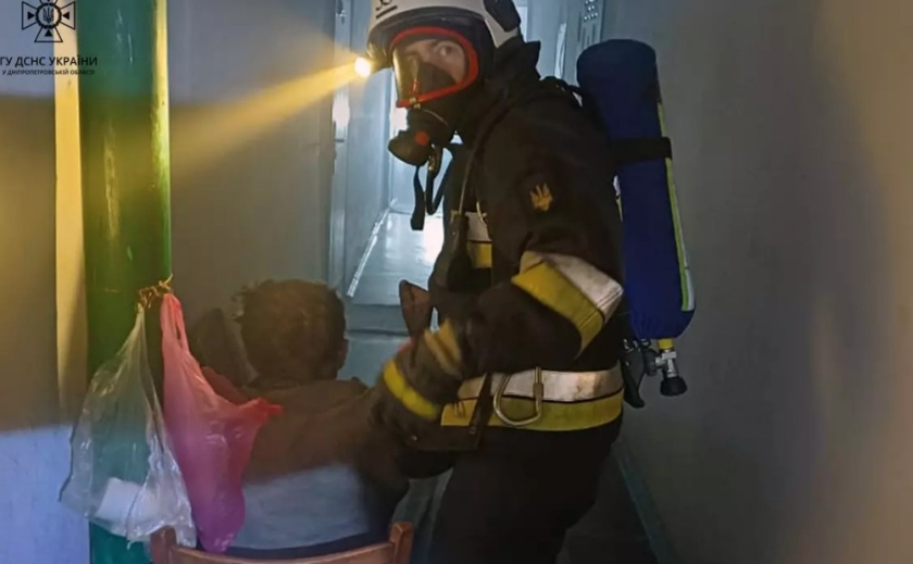 У Марганці під час пожежі в квартирі вогнеборці врятували чоловіка
