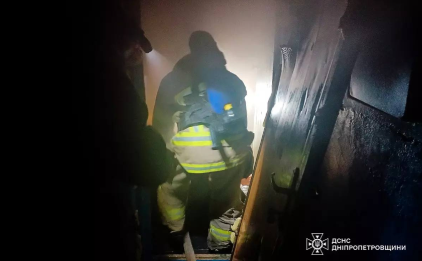 На пожежі у Нікопольському районі вогнеборці врятували чоловіка