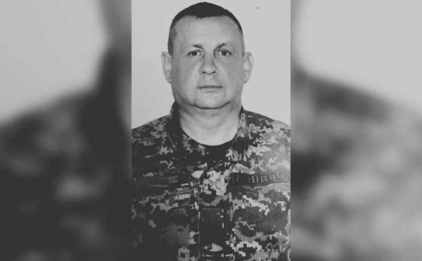 Віддано служив Україні: на Дніпропетровщині попрощалися з Олександром Єсиповим Віддано служив Україні: на Дніпропетровщині попрощалися з Олександром Єсиповим
